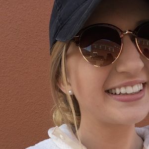 Meet your Posher, Brea